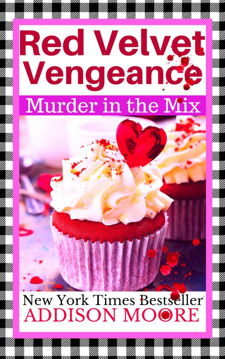 Red Velvet Vengeance (MURDER IN THE MIX Book 6)